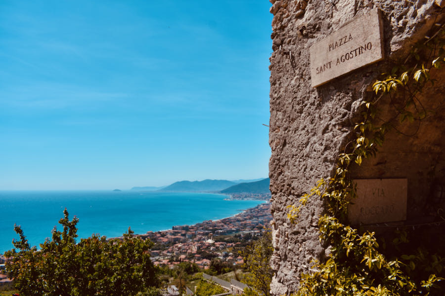 Borgio-Verezzi-Piazza-Sant-Agostino